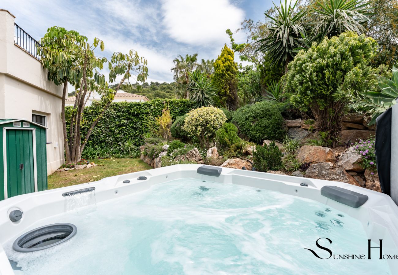 Villa in Alhaurín el Grande - Luxury 3BR Villa by Alhaurín Golf w/ Heated Pool REF011
