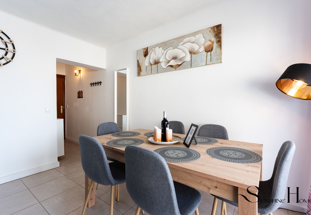 Apartment in Benalmádena - Bright central 2BR Stay Balcony & Sea View 