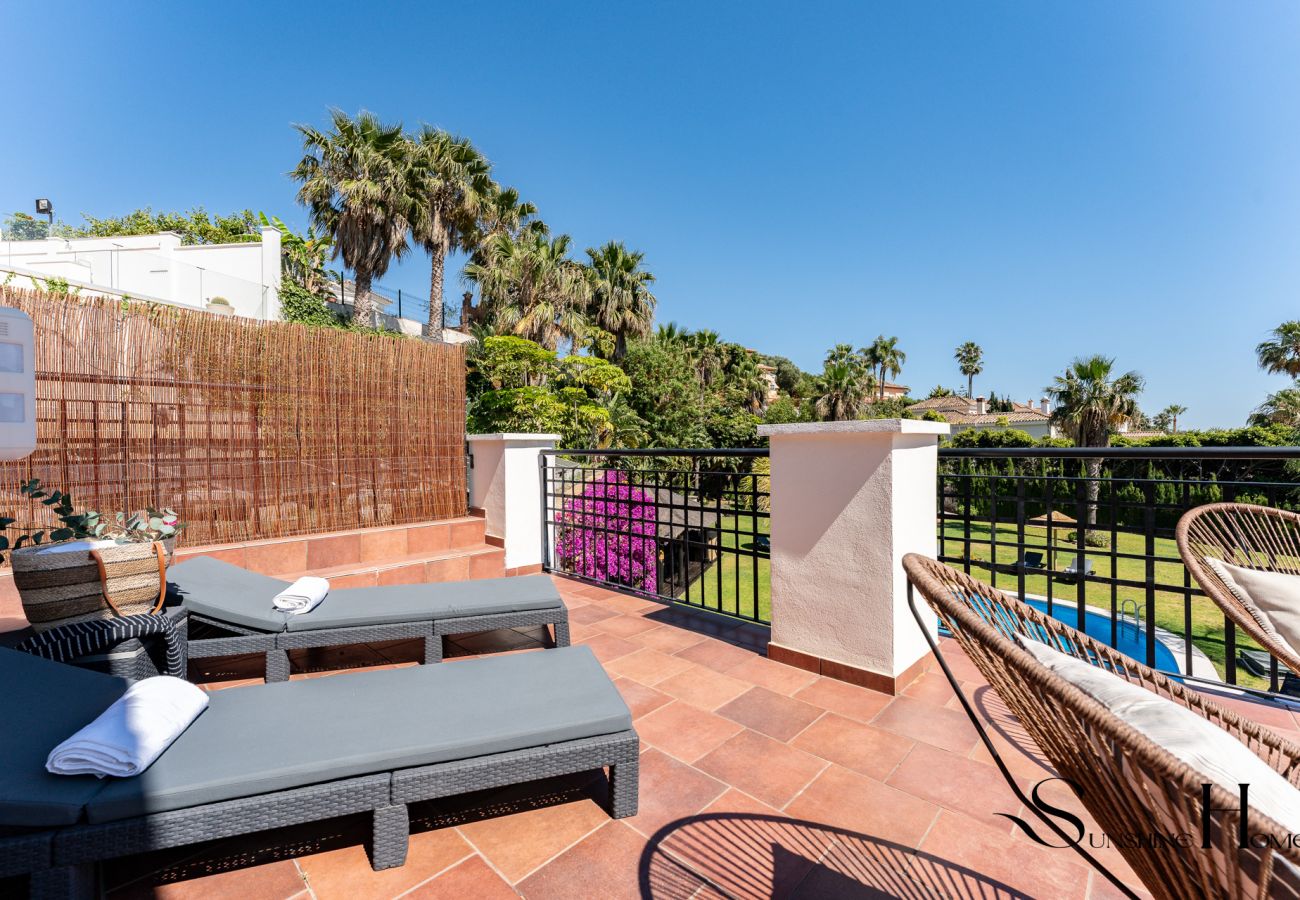 Villa in Benalmádena - Luxury 5BR Villa Benalmádena | Pool & Jacuzzi
