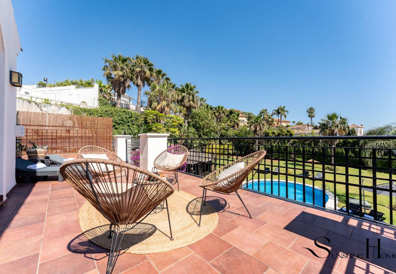 Villa in Benalmádena - Luxury 5BR Villa Benalmádena | Pool & Jacuzzi