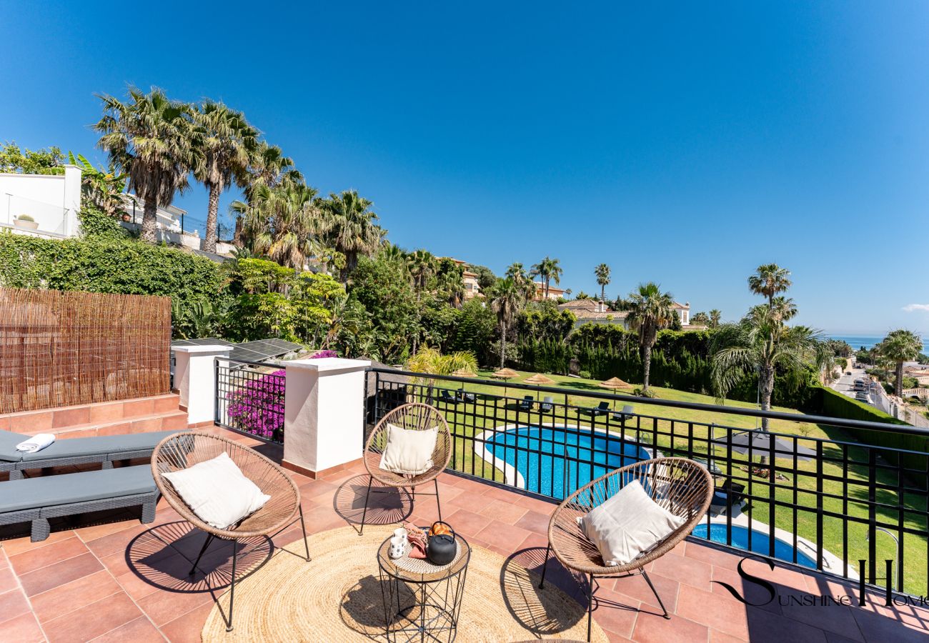 Villa in Benalmádena - Luxury 5BR Villa Benalmádena | Pool & Jacuzzi