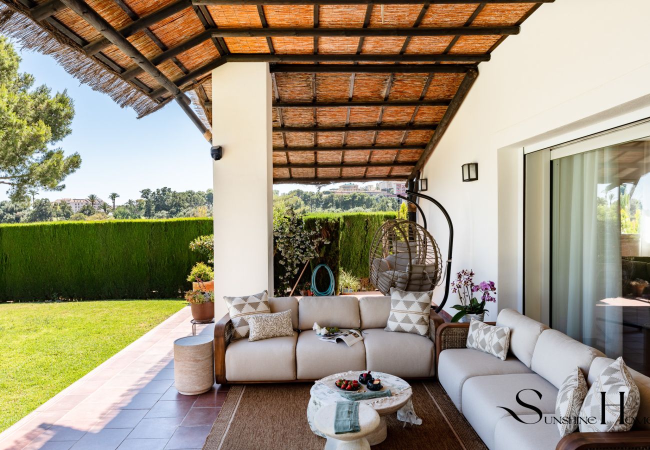 Villa in Benalmádena - Luxury 5BR Villa Benalmádena | Pool & Jacuzzi