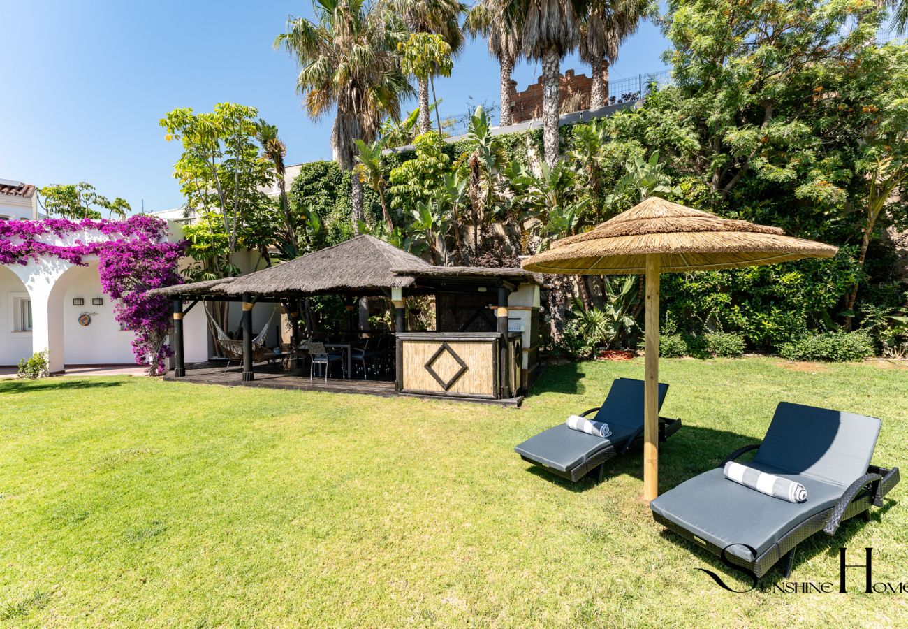 Villa in Benalmádena - Luxury 5BR Villa Benalmádena | Pool & Jacuzzi