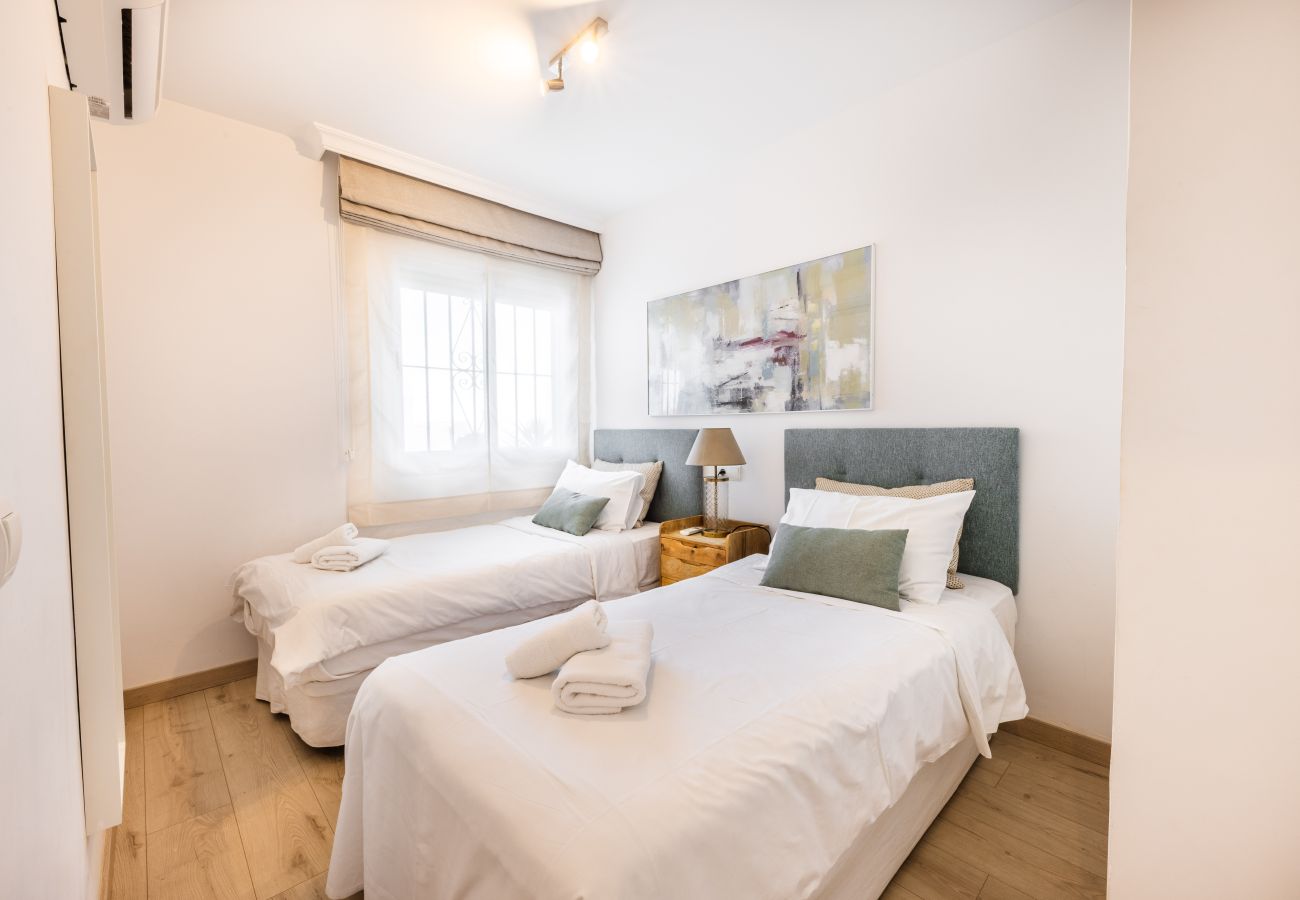 Apartment in Mijas Costa - Wyndham Beach & Pool Getaway 
