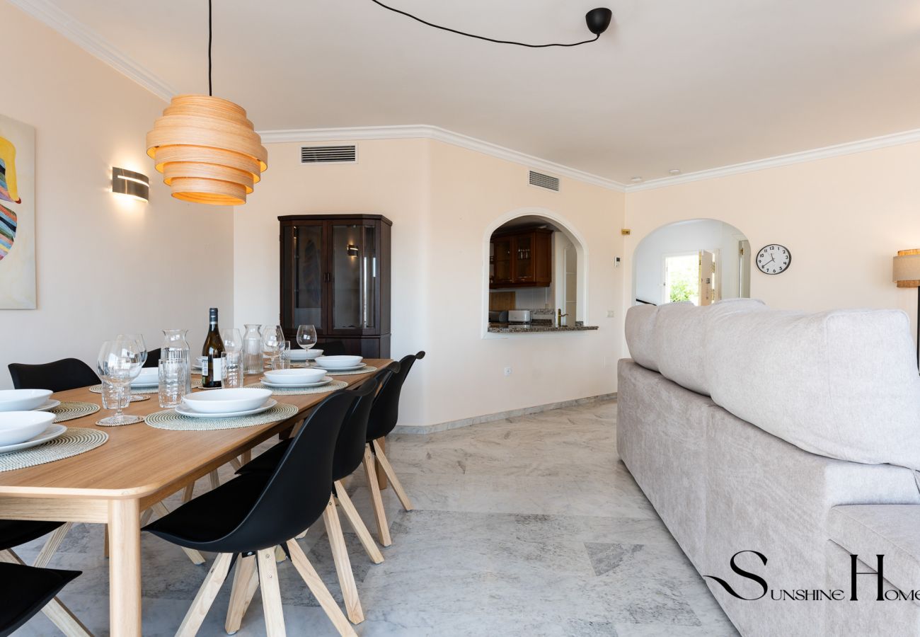 Apartment in Benalmádena - 4 Bed Townhouse, Sauna, Pool, Sea Views
