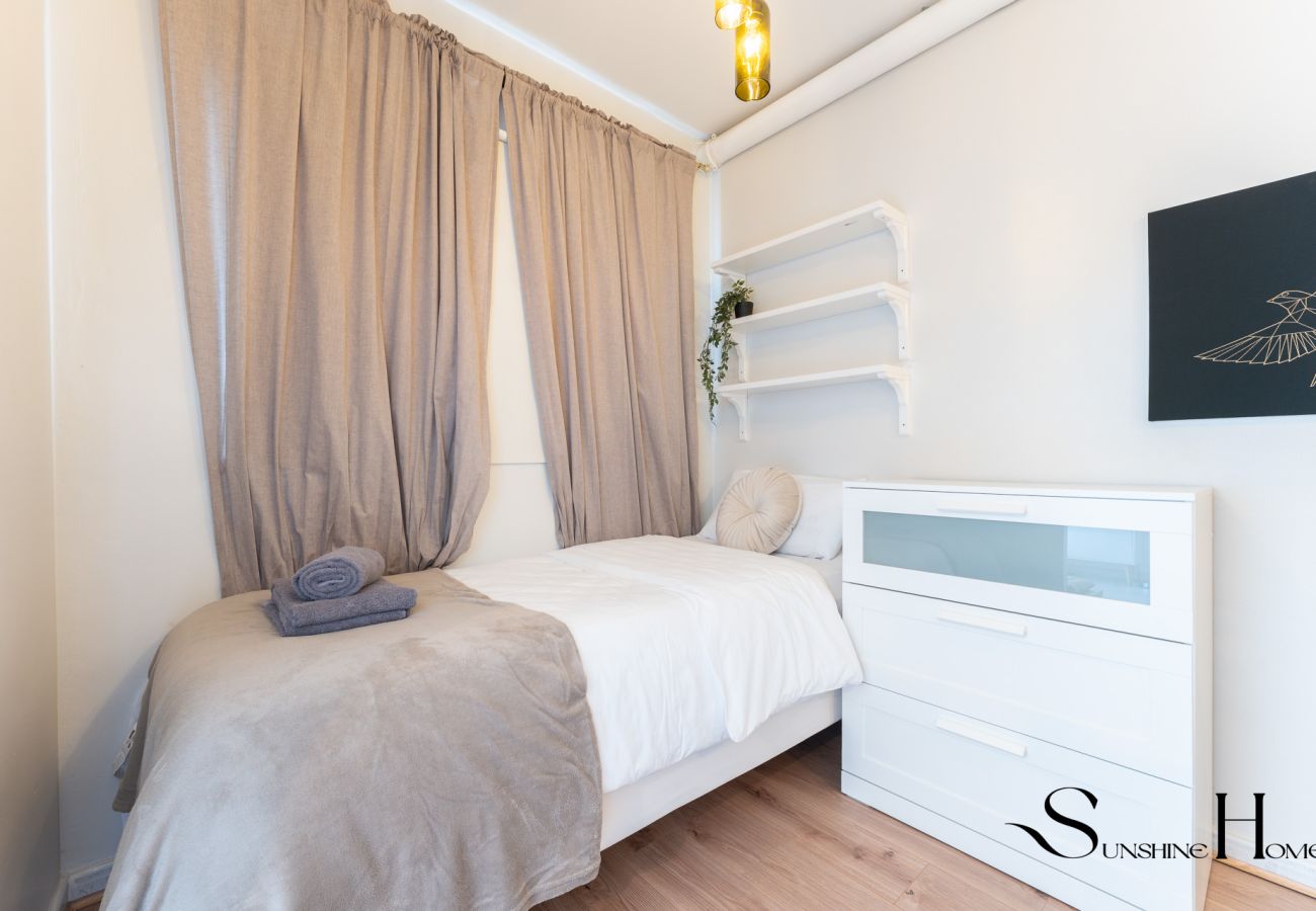 Apartment in Benalmádena - 4 Bed Townhouse, Sauna, Pool, Sea Views