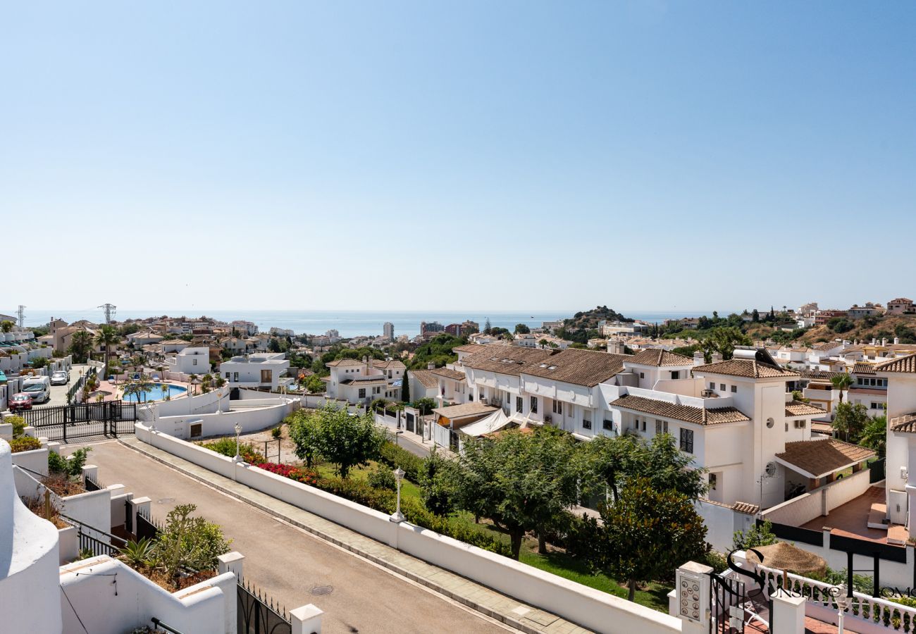 Apartment in Benalmádena - 4 Bed Townhouse, Sauna, Pool, Sea Views