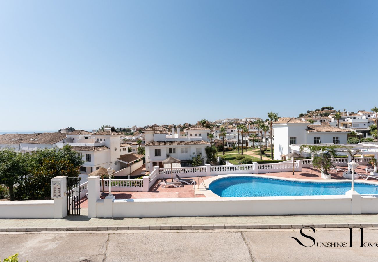 Apartment in Benalmádena - 4 Bed Townhouse, Sauna, Pool, Sea Views