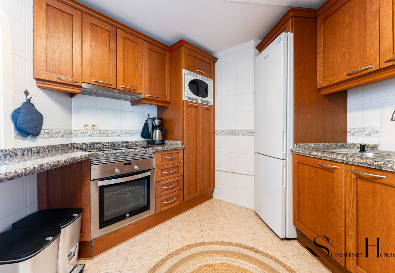 Apartment in Benalmádena - 4 Bed Townhouse, Sauna, Pool, Sea Views