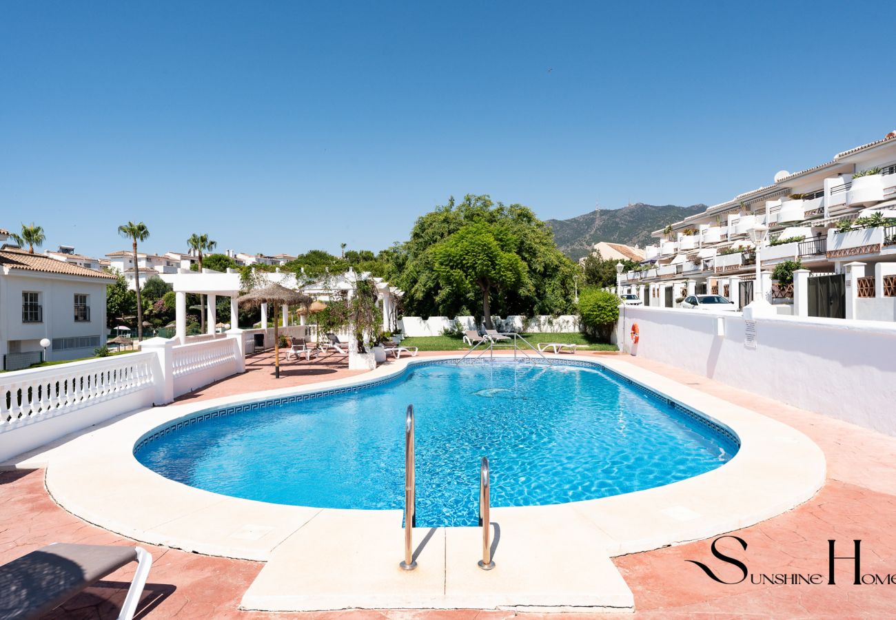 Apartment in Benalmádena - 4 Bed Townhouse, Sauna, Pool, Sea Views