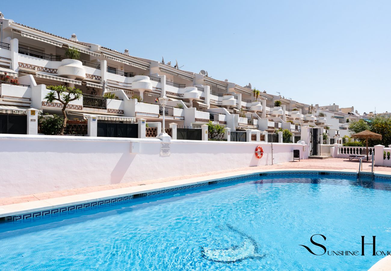 Apartment in Benalmádena - 4 Bed Townhouse, Sauna, Pool, Sea Views