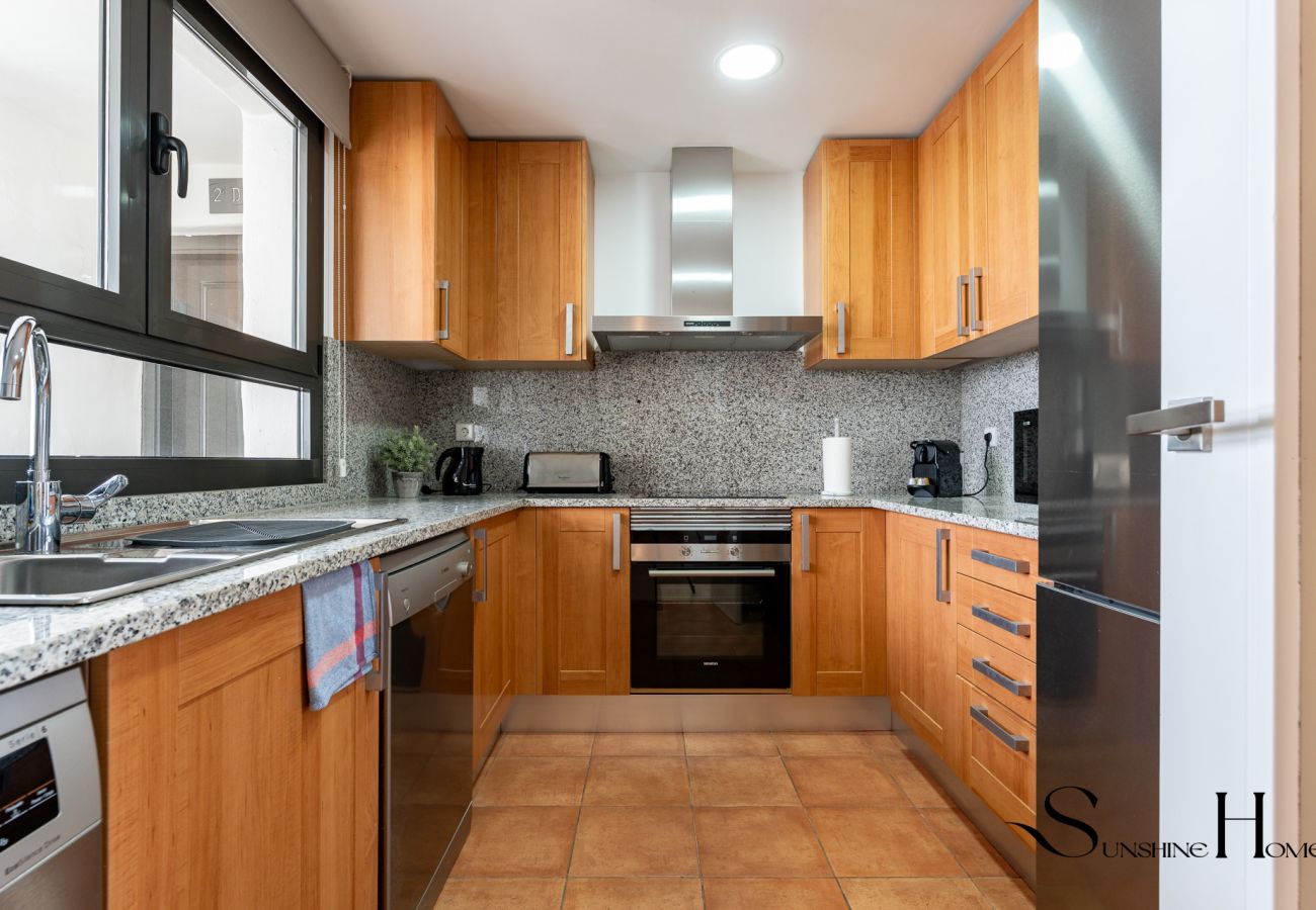 Apartment in Estepona - Estepona Duplex with BBQ & Jacuzzi